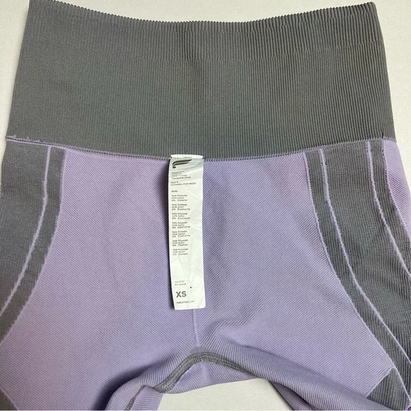 Fabletics Sofia Seamless Crop Top & Legging Frosted Lilac 2 Piece Workout Set XS - Picture 8 of 10